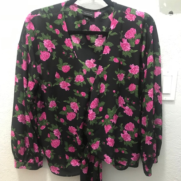 Who What Wear Faux Wrap Blouse in Dark Floral - Picture 1 of 7